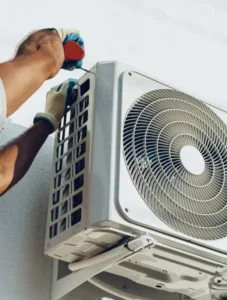 Pompa ciepła 10kW – czy to odpowiedni wybór dla dużego domu jednorodzinnego?