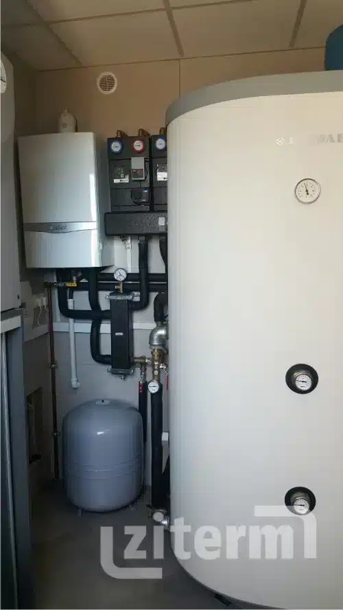 Co powoduje spadek ciśnienia wody w instalacji i jak skutecznie rozwiązać ten problem?