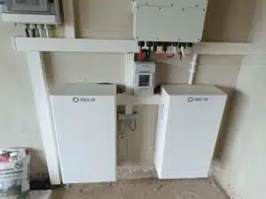 Magazyn energii do fotowoltaiki – jak dobrze dobrać magazyn i zyskać oszczędności, gdy w domu pracuje pompa ciepła